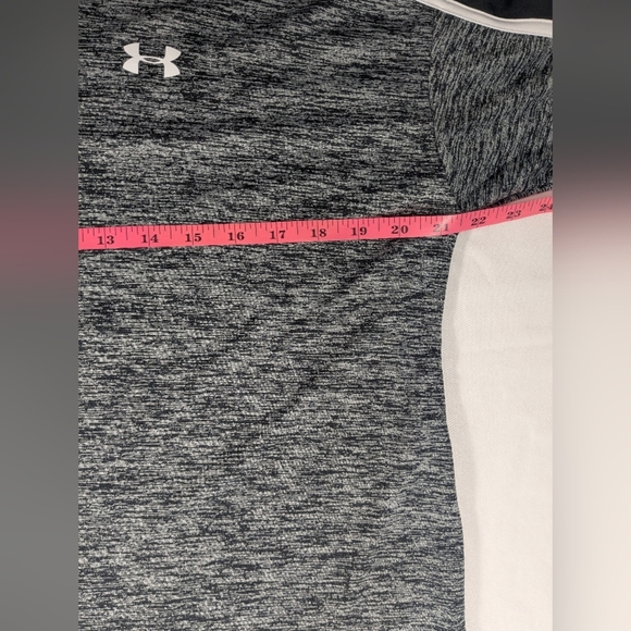 Under Armour Loose Heat Gear Tech Twist Graphic Women's Training Hoodie Size SM - Picture 8 of 9